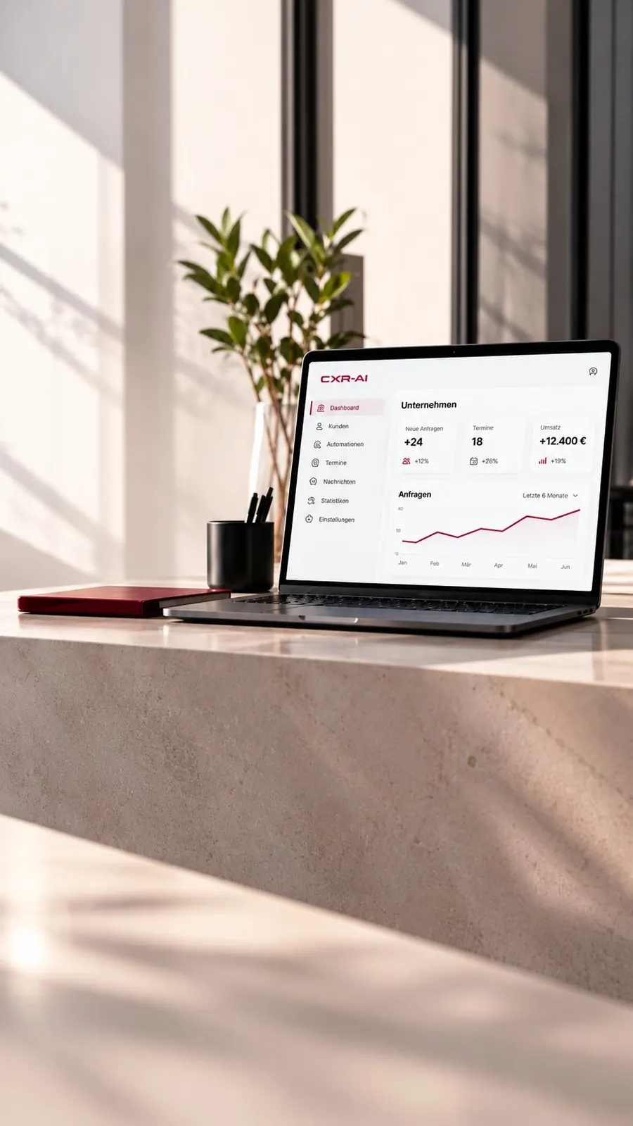 Laptop mit einem KI-CRM-Dashboard